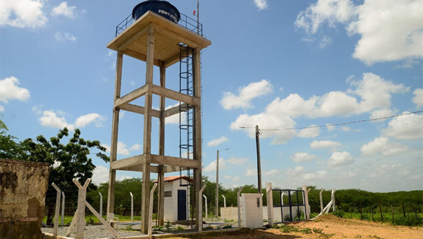 Imagem 1 -  A Prefeitura de Mossoró, através da Secretaria Municipal de Infraestrutura (Seinfra) e Secretaria Municipal de Agricultura e Desenvolvimento Rural (Seadru), entrega neste domingo (1º) a rede de abastecimento de água das comunidades de Melancias, Passagem de Pedra, Carmo, Sussuarana e Piquiri. A solenidade está marcada para as 13h, em Passagem de Pedra. O sistema adutor beneficiará mais de 700 famílias destas comunidades, o que representa mais de 3 mil pessoas.