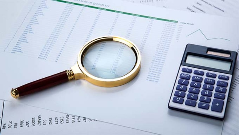 Imagem 1 -  O MPRN denunciou 16 pessoas por participação em um esquema de fraudes financeiras que causou prejuízo superior a R$ 3,8 milhões. O grupo criava empresas de fachada para obter empréstimos e financiar veículos que não eram pagos, utilizando documentos falsos e “laranjas”.  Segundo a investigação, os líderes coordenavam as operações com apoio de um contador e outros integrantes. O Ministério Público pediu a divisão do processo em ações penais e o bloqueio de bens para ressarcir as vítimas.