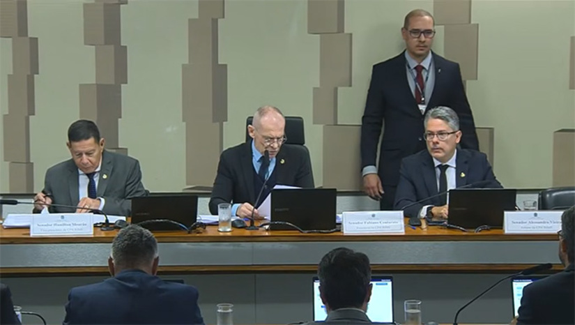   Técnicos da CPI do Crime Organizado no Senado avisaram à cúpula da comissão de que os dados da quebra dos sigilos da empresa Maridt chegaram dos bancos requeridos antes da decisão monocrática de nulidade do ministro Gilmar Mendes. A Maridt é a empresa ligada ao controle do Resort Tayayá e na qual o ministro do STF Dias Toffoli figurou como sócio. A decisão do ministro Gilmar surgiria agora como uma blindagem para evitar o vazamento dos dados para congressistas. Os informes são dos irmãos, sócios do ministro, e de um assessor pessoal de Toffoli.