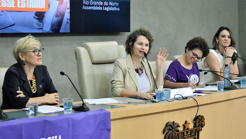   A Lei criando a politica estadual do Cuidado, de autoria da deputada estadual Isolda Dantas, do PT, foi aprovado nesta quarta-feira, 4, na Assembleia Legislativa e agora segue para sanção da governadora Fátima Bezerra. "Hoje o Rio Grande do Norte corrige uma distorção histórica e assume que cuidar é produzir vida, é gerar riqueza social e é responsabilidade coletiva”, diz a deputada Isolda Dantas.