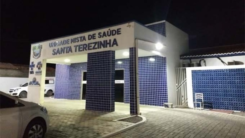   A secretaria de saúde de Tibau registrou 1.024 atendimentos nas unidades de saúde em apenas dois dias. O aumento da procura está relacionado a possíveis surtos de viroses gastrointestinais ou respiratórias, que têm alto potencial de contágio. A orientação é reforçar os cuidados de higiene, principalmente com os alimentos, evitando contato com moscas e mantendo os mantimentos protegidos. A Secretaria também recomenda hidratação, lavagem frequente das mãos e que a população procure atendimento médico ao apresentar sintomas, evitando a automedicação.