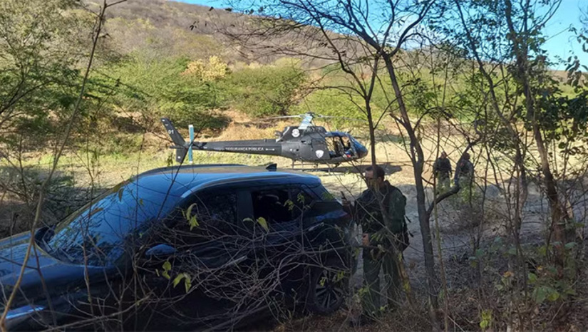   Esta decisão não alcança quem ordenou, organizou e executou o então prefeito Francisco Damião de Oliveira, o Marcelo, de 38 anos, e o pai dele, Sandir Alves de Oliveira, de 58 anos. Neste processo, foram condenados os policiais, familiares e amigos do prefeito Marcelo, que atuavam como seguranças. O julgamento dos acusados pelo duplo homicídio e também tentativa de homicídio, que estão todos presos, deve ocorrer em momento posterior.