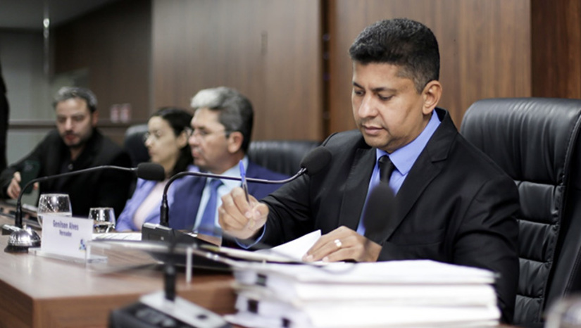   Para Genilson, a medida representa uma decisão estratégica da atual gestão para preparar a Câmara para os desafios do presente e do futuro. Nossa gestão está assumindo essa responsabilidade, organizando a estrutura administrativa da Casa e iniciando, com planejamento e compromisso, o caminho para a realização de um novo concurso público”, frisou.