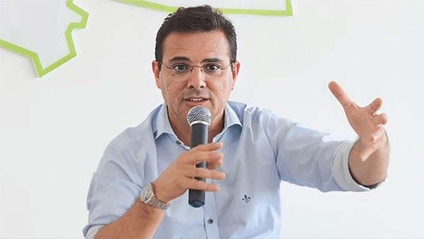   O Ministério Público Federal ajuizou ação por improbidade administrativa contra o ex-prefeito de Patu, Rivelino Câmara, por supostas irregularidades na aplicação de recursos federais do Programa Nacional de Alimentação Escolar (PNAE). Segundo a acusação, os valores teriam sido utilizados de forma irregular durante a gestão municipal, o que pode configurar dano ao erário. O processo, que tramita na Justiça Federal, busca responsabilizar o ex-gestor por possível dano ao patrimônio público.