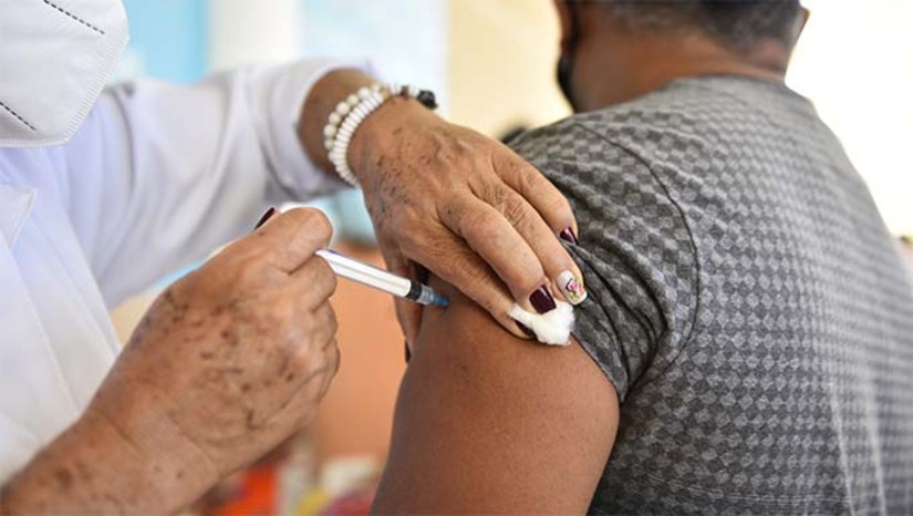 Imagem 1 - A campanha de vacinação contra a gripe no RN começa em 28 de março, com Dia D de mobilização. A meta é imunizar mais de 1,4 milhão de pessoas, priorizando grupos vulneráveis, e reduzir casos graves, internações e mortes por Influenza. A imunização segue até o dia 30 de maio. Imagem 1 - A campanha de vacinação contra a gripe no RN começa em 28 de março, com Dia D de mobilização. A meta é imunizar mais de 1,4 milhão de pessoas, priorizando grupos vulneráveis, e reduzir casos graves, internações e mortes por Influenza. A imunização segue até o dia 30 de maio.
