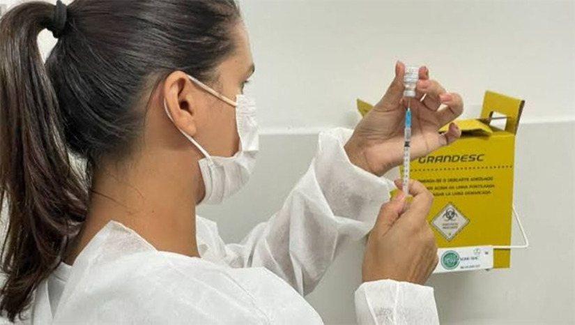 Imagem 1 - A Prefeitura de Mossoró realiza neste sábado (28) o “Dia D” de vacinação contra a influenza, com imunização em UBSs e pontos extras. A campanha começa atendendo grupos prioritários, que somam mais de 116 mil pessoas no município, com meta de 90% de cobertura. A vacina é segura e ajuda a prevenir casos graves, internações e mortes. A ação ocorre em diversas unidades de saúde e locais estratégicos ao longo do dia. Imagem 1 - A Prefeitura de Mossoró realiza neste sábado (28) o “Dia D” de vacinação contra a influenza, com imunização em UBSs e pontos extras. A campanha começa atendendo grupos prioritários, que somam mais de 116 mil pessoas no município, com meta de 90% de cobertura. A vacina é segura e ajuda a prevenir casos graves, internações e mortes. A ação ocorre em diversas unidades de saúde e locais estratégicos ao longo do dia.