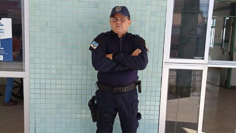   “Estávamos em patrulhamento no bairro Santo Antônio quando fomos abordados por um veículo que prestava socorro a uma criança possivelmente engasgada. Ao receber a criança foi notado que a mesma não estava engasgada e que possivelmente estava convulsionando. De imediato, nos dirigimos à UPA do Santo Antônio, apoiando esse veículo, abrindo caminho com a nossa viatura e fazendo com que o socorro chegasse o mais rápido possível. Assim foi feito, a criança foi atendida e medicada e graças a Deus deu tudo certo.”, relatou o GCM Leão.