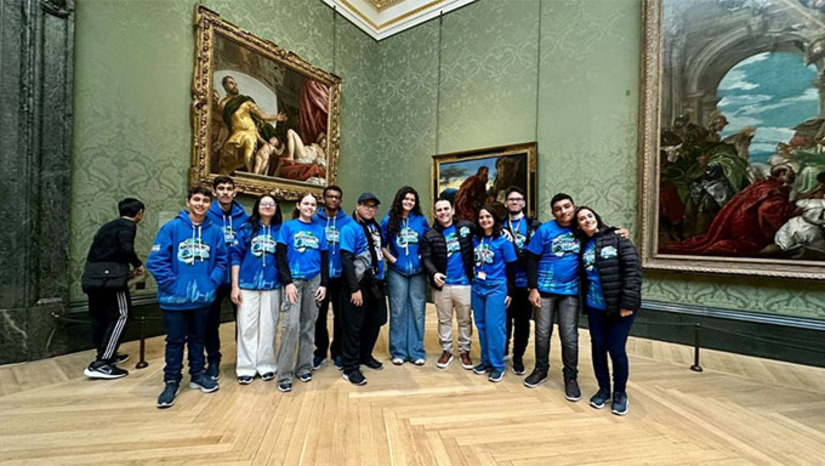   Os estudantes do programa “De Mossoró para o Mundo” concluíram o intercambio na Inglaterra e estão voltando para o Brasil, neste sábado (12). Ao longo da imersão, os estudantes visitaram Museus e Galerias na capital britânica. “É um programa histórico no Rio Grande do Norte que eleva o nível da nossa educação e a torna referência no Brasil”, pontuou Adler Lincon, secretário-adjunto de Educação, que acompanha o grupo na Inglaterra.
