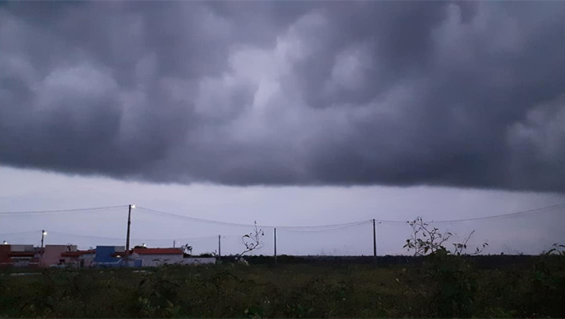   O mapa de previsão disponível no site da EMPARN, aponta que o estado deverá permanecer com céu parcialmente nublado e ocorrência de chuvas em todas as regiões pelo menos até o próximo sábado (18). Segundo o gerente do Núcleo de Meteorologia da EMPARN, Gilmar Bristot, o volume de chuvas está dentro da normalidade para esta época do ano.