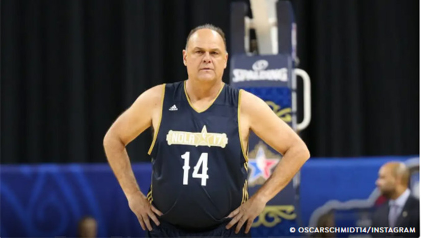   Atleta Potiguar enfrentou um tumor cerebral por cerca de 15 anos. Oscar Daniel Bezerra Schmidt nasceu no dia 16 de fevereiro de 1958, na cidade de Natal, no Rio Grande do Norte.  "Reconhecido por sua trajetória brilhante dentro das quadras e por sua personalidade marcante fora delas, Oscar deixa um legado que transcende o esporte e inspira gerações de atletas e admiradores no Brasil e no mundo", disse a assessoria do jogador, em nota. 