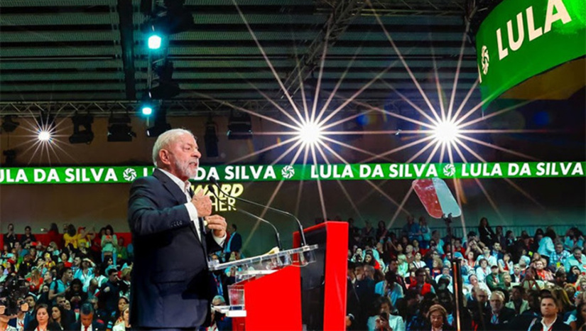   O que nós estamos fazendo aqui é o começo de um movimento que tem que agir todo santo dia, durante toda a semana, todo mês e durante 365 dias por ano, para que a gente restabeleça a coisa mais sagrada no mundo, que é a democracia e o multilateralismo” - Luiz Inácio Lula da Silva, presidente da República, no encerramento do evento em Barcelona, na Espanha, reunindo lideres progressistas para debater a democracia, justiça social e fortalecimento do multilateralismo no mundo