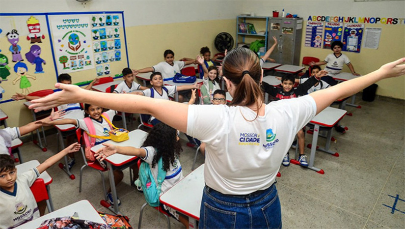   A Prefeitura de Mossoró, por meio da Secretaria Municipal de Educação, já convocou 292 aprovados no concurso público para atuar na Rede Municipal de Ensino.O concurso ofereceu 112 vagas efetivas. Além da convocação de todas as vagas previstas, o município também chamou mais 170 professores que estavam no cadastro reserva.
