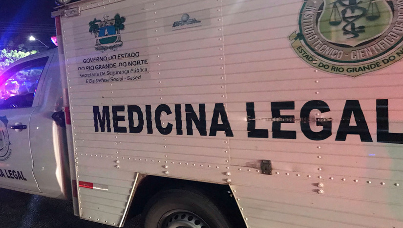   Corpo de homem ainda não identificado foi localizado com as mãos amarradas e ferimentos na cabeça na rua Ricardo Lima; DHPP investiga a autoria e a motivação do crime.