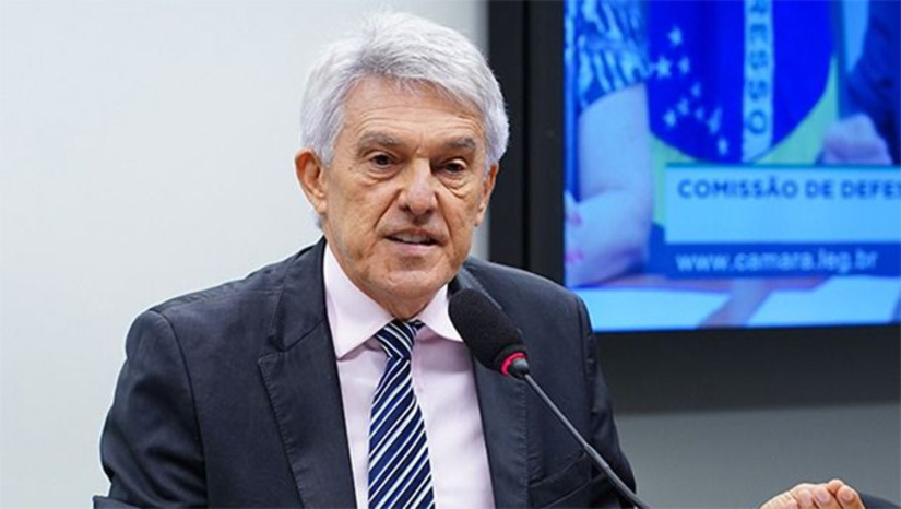 Imagem 1 - O parlamentar do Partido Progressista entende que a redução da jornada de trabalho, com avanço para modelos mais favoráveis ao trabalhador, como a escala cinco por dois, é um debate legítimo e necessário, mas que, por atingir diferentes setores da economia e da vida social, deve ocorrer por meio de Proposta de Emenda à Constituição, garantindo maior estabilidade e proteção aos trabalhadores. Para João Maia, uma mudança dessa dimensão exige ampla discussão, evitando fragilidades legais futuras e acelerando a tramitação de uma proposta constitucional sólida, permanente e construída com diálogo entre trabalhadores, empregadores e os diversos setores da sociedade. Imagem 1 - O parlamentar do Partido Progressista entende que a redução da jornada de trabalho, com avanço para modelos mais favoráveis ao trabalhador, como a escala cinco por dois, é um debate legítimo e necessário, mas que, por atingir diferentes setores da economia e da vida social, deve ocorrer por meio de Proposta de Emenda à Constituição, garantindo maior estabilidade e proteção aos trabalhadores. Para João Maia, uma mudança dessa dimensão exige ampla discussão, evitando fragilidades legais futuras e acelerando a tramitação de uma proposta constitucional sólida, permanente e construída com diálogo entre trabalhadores, empregadores e os diversos setores da sociedade.