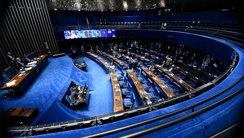   Com um Congresso Nacional fortemente patronal, a exceção será a Câmara dos Deputados, por acordos que só os presidentes Lula da Silva e o da Câmara, Hugo Motta, sabem. Na Casa Alta, a história é outra. E não tem a ver com a rabugice do presidente Davi Alcolumbre em relação ao Palácio. O Senado é constitucionalmente representante dos Estados, cujos governadores estão super pressionados pelos empresários, dos pequenos aos magnatas. Veja mais na COLUNA ESPLANADA