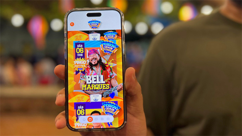 Imagem 1 -  No aplicativo do MCJ, o usuário vai conferir a programação completa do evento, mapa interativo com a localização dos polos, restaurantes da cidade, hotéis e pontos turísticos. Tudo isso com facilidade para ficar por dentro do maior São João do Rio Grande do Norte.   O aplicativo reunirá as notícias do "Mossoró Cidade Junina", filtro para deixar as fotos personalizadas com a temática do São João que dá orgulho, e muito mais. 