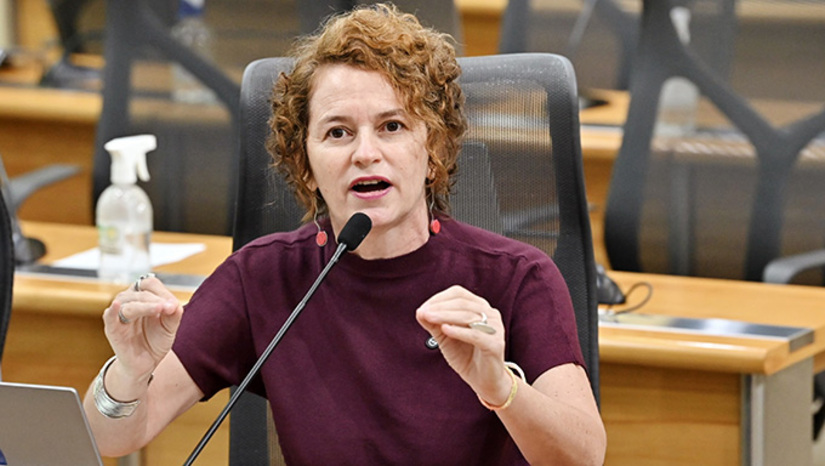   A parlamentar mossoroense destacou avanços como as promoções na Polícia Militar, a aquisição de novas viaturas e a valorização dos profissionais da segurança. Segundo ela, os investimentos contribuíram para fortalecer as forças de segurança do Rio Grande do Norte.  “Vamos comparar o que foi feito na segurança pública do RN. Este governo investiu, valorizou os profissionais e fortaleceu as instituições de segurança”, afirmou Isolda Dantas, mostrando dados técnicos que comprovam suas palavras
