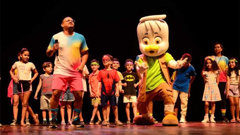   As atividades no polo “Brinquedos e Brincadeiras” começam no próximo sábado (13). Haverá ainda programação no domingo (14), e na semana seguinte, nos dias 20 e 21, aberta ao público, gratuitamente, sempre às 16h. A proposta oferece ao público infantil programação especial com a temática junina. São atividades cênicas, lúdicas, recreativas, oficinas e brincadeiras, acolhendo os pequenos no São João que dá orgulho. 