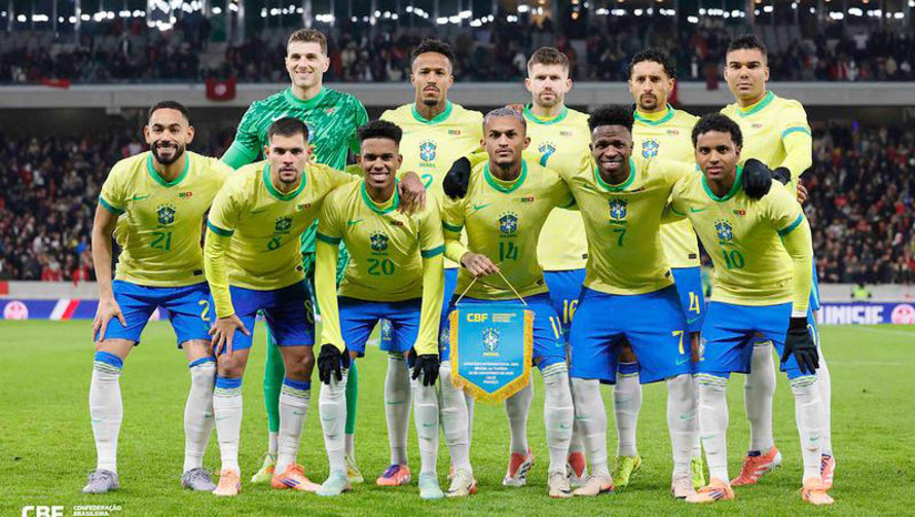   A Seleção Brasileira enfrenta o Haiti nesta sexta-feira (19), às 21h30, buscando vitória e liderança no Grupo C da Copa do Mundo 2026, enquanto Escócia e Marrocos disputam a ponta da chave às 19h. Pelo Grupo D, Estados Unidos e Austrália travam confronto decisivo pela liderança às 16h, seguido por Turquia e Paraguai à meia-noite.