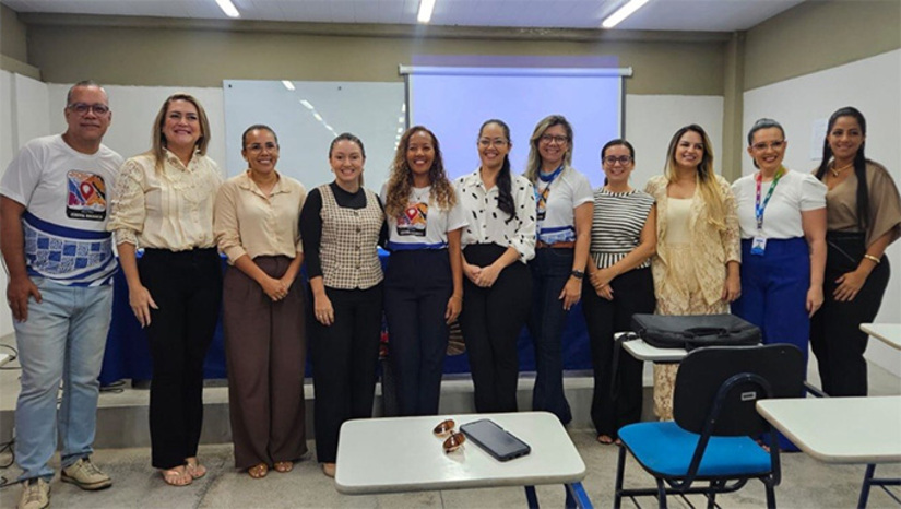   Lideranças políticas e institucionais prestigiaram o evento de lançamento, incluindo a secretária de Turismo de Tibau e presidente da Instância de Governança Regional (IGR) Costa Branca, Madilene Félix. A gestora enfatizou o ineditismo da ferramenta de divulgação para as gestões municipais:  "Nos 30 anos de história do nosso município, este é o primeiro ano em que temos um conteúdo dessa magnitude para mostrar as nossas belezas, cultura e culinária", destacou Madilene Félix.  A secretária, enfatiza as obras que a Prefeitura Municipal de Tibau tem investido, como construção de casas, ginásios, praças, calçamento com intertravado nas ruas de acesso as praias, iluminação das praias, como meio de tornar o município atraente para o turismo o ano todo.
