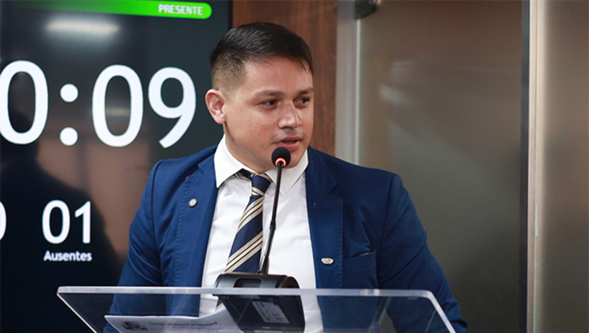   Durante entrevista ao MH, o vereador explicou as investigações do inquérito e à identificação de toda a cadeia do crime pelas autoridades. “O delegado Thiago, da Polícia Civil, está conduzindo o inquérito, ele me pediu pra ter cautela nas declarações, mas já se sabe quem foram os mandantes, quem foram os executores e os modus operantes, mas precisa investigar mais. Tudo ainda está sob sigilo da polícia”, afirmou.