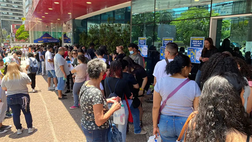   Estudante deve ter ensino médio e ter participado do Enem 2024 ou 2025. Os interessados em uma bolsa de estudos pelo Programa Universidade para Todos (Prouni) já podem se inscrever no processo seletivo do segundo semestre. O prazo de inscrições começou  nesta terça-feira (7) prossegue até a sexta-feira (10).  O procedimento deve ser feito diretamente no Portal Único de Acesso ao Ensino Superior, do Ministério da Educação (MEC).