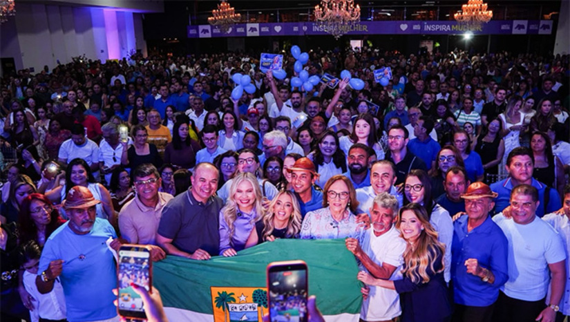   O evento, realizado no Requinte Buffet, reuniu mulheres, jovens, lideranças políticas e representantes das diferentes regiões do Rio Grande do Norte em um momento de diálogo e fortalecimento da participação feminina nos espaços de decisão. Durante o encontro, Allyson Bezerra, pré-candidato a Governador do RN, ressaltou que ampliar os espaços de liderança das mulheres significa fortalecer a democracia.
