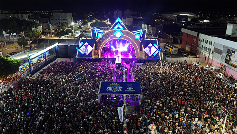   O encerramento do maior festival gospel do Rio Grande do Norte foi marcado pela presença de grande público, na Estação das Artes Poeta Elizeu Ventania. Na noite deste sábado (25), o "Mossoró Sal & Luz" recebeu Crianças Diante do Trono, Projeto Avance, Anderson Freire, Maria Marçal e Novo Som.