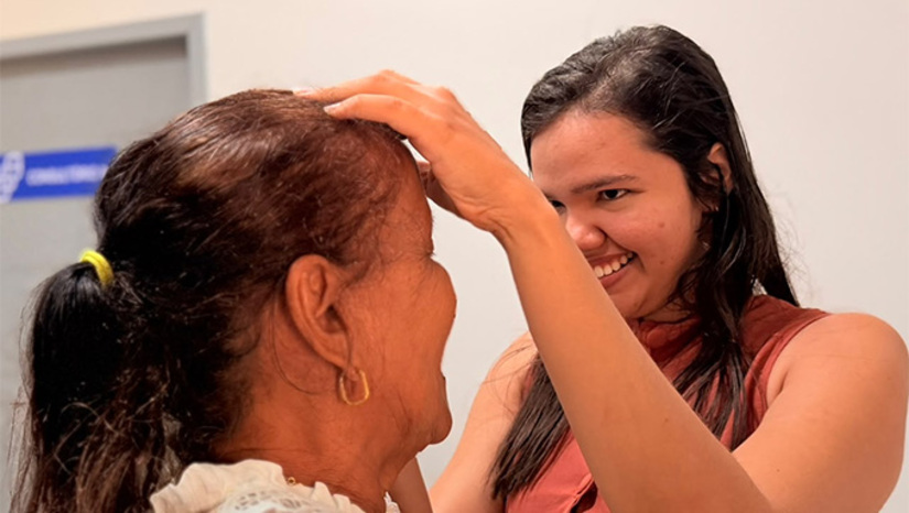   A iniciativa contempla consultas, cirurgias de pterígio e exames de mapeamento de retina, reduzindo significativamente o tempo de espera e assegurando um serviço mais rápido e eficiente para quem precisa de cuidados com a visão. Quando a gente volta a enxergar bem, ganha mais segurança, independência e qualidade de vida. Só tenho gratidão por esse cuidado com a população", destaca um dos benerficados pelo programa da Secretaria Municipal de Saúde.