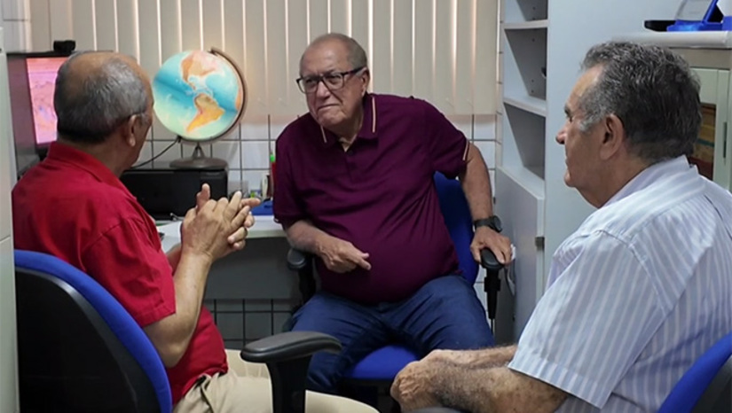   Segundo o professor doutor Mário de Miranda Vilas Boas Ramos Leitão, em 44% das vezes que ocorreu super el-niño ocorreu secas e em 56% das ocasiões, ocorreu inverno normal. Ele explicou que é muito cedo para se fazer previsão se vai ter inverno ou não no próximo ano. Em entrevista ao MH, Mário Leitão explicou o que aquece os ocenas e como as nuvens se formam.