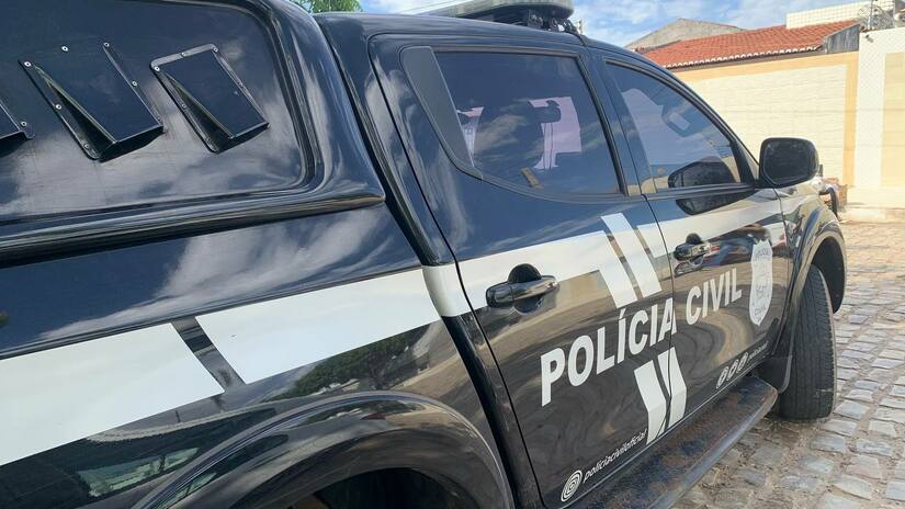   O Tribunal do Júri de Angicos condenou Francisco Paulino da Silva Júnior e Damião Firmino da Silva a 16 anos, 7 meses e 15 dias de reclusão pelo assassinato do mototaxista Manoel Francisco da Silva, em 2015. O crime de mando foi motivado por uma disputa patrimonial envolvendo um imóvel residencial de um inventário.