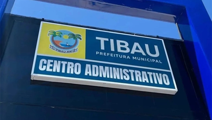   No que se refere à decisão liminar proferida nos autos, cumpre esclarecer que a determinação judicial ajustou a regra de cálculo e a reserva de vagas para pessoas com deficiência em determinados cargos, sem, contudo, determinar a suspensão do concurso público.