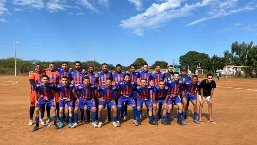   O futebol do CEM 2026 definiu seus classificados na zona rural no último domingo (30) com vitórias dos líderes, destacando-se as classificações de Rancho da Caça, Pau Branco, Jucuri e Santa Fé. As equipes do Gataense e do VNA Master não pontuaram e acabaram eliminadas da competição regional. Você pode acompanhar mais atualizações sobre o torneio nos canais oficiais de cobertura esportiva.