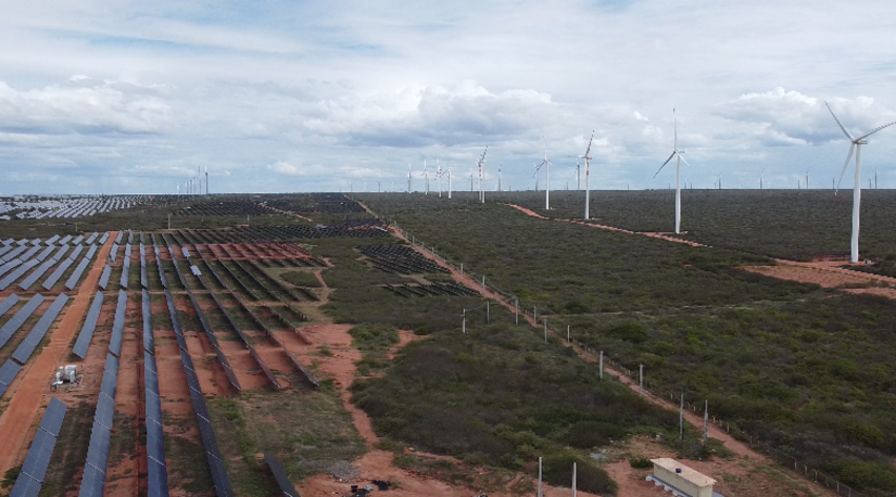   Atratividade potiguar esbarra em gargalos na infraestrutura de transmissão Embora disponha de ventos constantes e radiação solar ideal para abastecer complexos tecnológicos de grande porte, o Rio Grande do Norte ainda precisa solucionar entraves regulatórios locais. A falta de subestações robustas de energia e a necessidade de linhas de conexão rápidas são apontadas por especialistas como barreiras imediatas que atrasam a chegada de novos players.