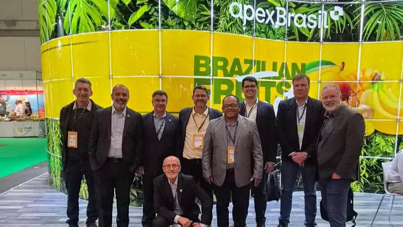   Apoiada pelo Sebrae RN e pelo agroBR, uma comitiva de fruticultores do Rio Grande do Norte participou da Fruit Attraction 2026, em Madri, Espanha. O evento reuniu mais de 121 mil profissionais globais e serviu como plataforma para prospectar novos mercados e desenvolver a cultura exportadora potiguar. Durante a feira, produtores locais de manga e limão realizaram dezenas de reuniões estratégicas, demonstrando forte otimismo para iniciar e ampliar as exportações à Europa já no próximo ano.