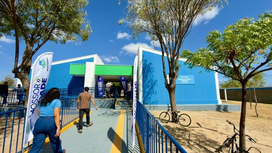   Escola Municipal Professor Antônio da Graça Machado, no bairro Barrocas, que atende 240 alunos, está entre outras mais de 70 unidades de educação que foram revitalizadas. A obra integra o programa Mossoró Cidaentregade Educação e contemplou melhorias na estrutura física, revisão das instalações elétricas e hidráulicas, nova iluminação em LED, pintura, adequações de acessibilidade e implantação de sistema de combate a incêndio.