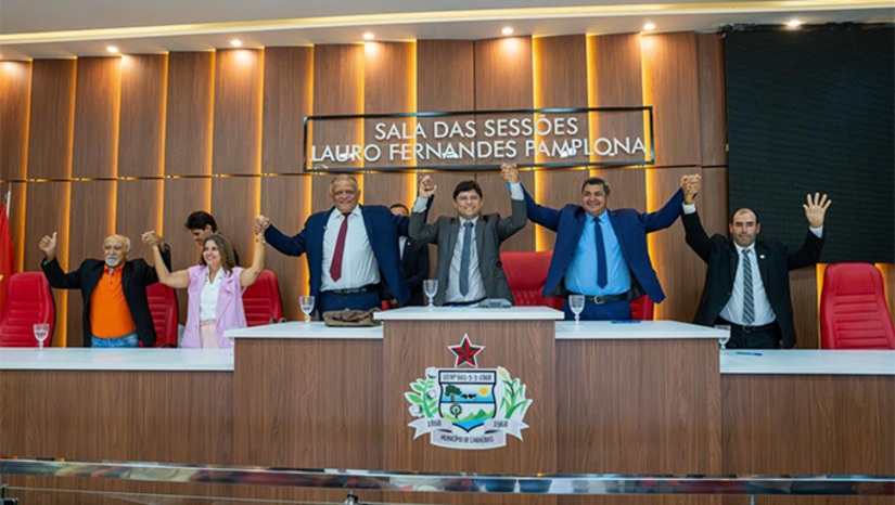   A Chapa 1, vencedora do pleito, é integrada por Elionaldo Benevides na presidência, Denys de Morais Bezerra (PP) como vice-presidente, João Gomes Filho (MDB) como primeiro-secretário e Francisca Leite (MDB) como segunda-secretária. A votação e o registro da chapa contaram ainda com o acompanhamento dos vereadores Hamilton Bezerra (PP) e Edmilson Leite (MDB). O novo presidente destaca que vai buscar o diálogo com o Executivo e trabalhar próximo a população. Enalteceu a indepência do Poder Legislativo caraubense.