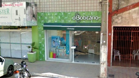 Imagem 1 -  Quadrilha invade loja de cara limpa para roubar perfumes em Apodi