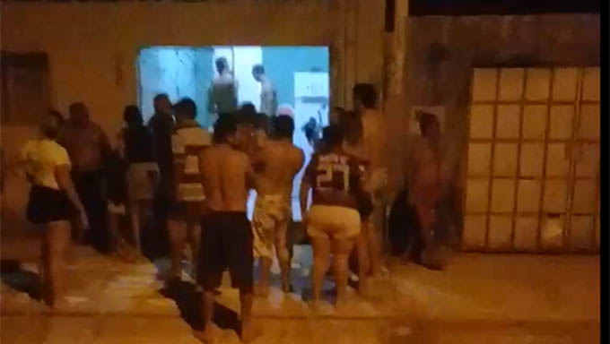 Imagem 1 -  Jovem executado a tiros no bairro Alto Sumaré, em Mossoró/RN